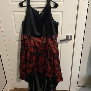 High/low dress with flower pattern on Lower half